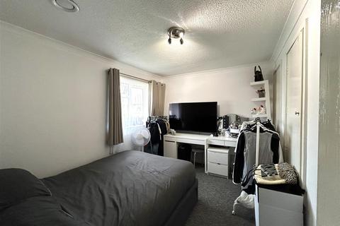 1 bedroom semi-detached house to rent, Cheriton Road, Gosport PO12