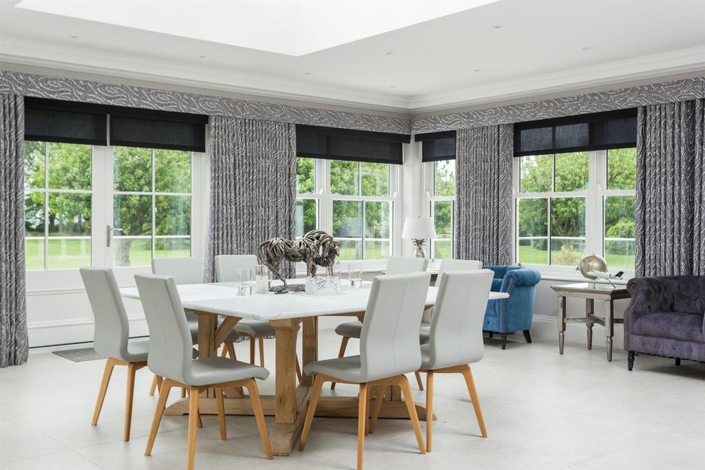 Kitchen / Breakfast Room