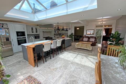 5 bedroom end of terrace house for sale, French Road, North Evington, Leicester