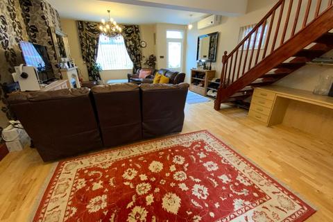 5 bedroom end of terrace house for sale, French Road, North Evington, Leicester