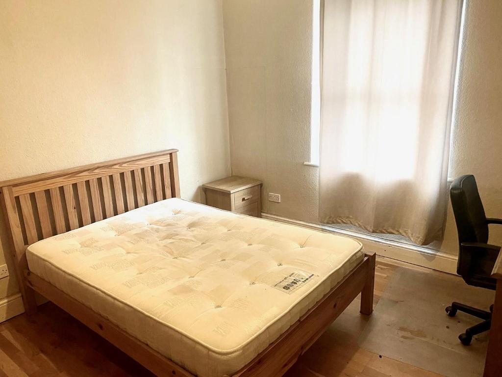 Bedroom 2.jpg