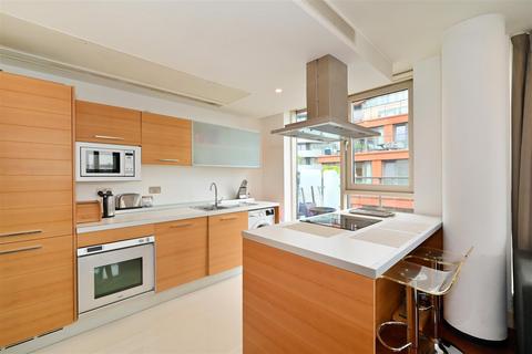 2 bedroom apartment to rent, Peninsula Apartments, London, W2