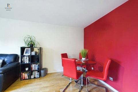 7 Regal Crescent, Wallington, SM6 7DQ