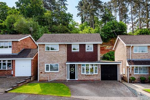 3 bedroom detached house for sale, Redcliffe Drive, Wombourne, Wolverhampton