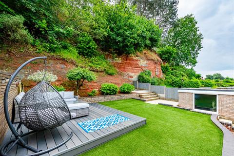 31 Redcliffe Drive, Wombourne, Wolverhampton, WV5 0JE