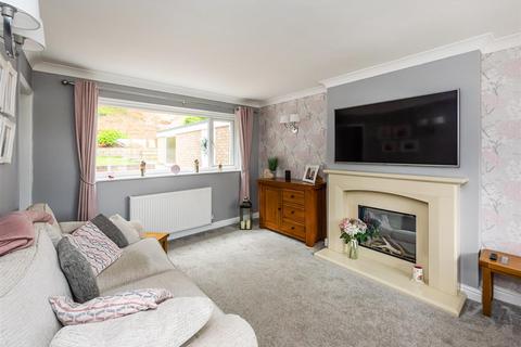 31 Redcliffe Drive, Wombourne, Wolverhampton, WV5 0JE