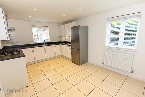 3 bedroom detached house to rent, Kilnwood Avenue, Burgess Hill