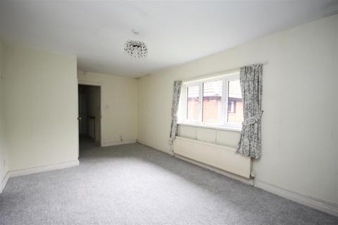 2 bedroom flat for sale, Chapel Moss, Ormskirk L39