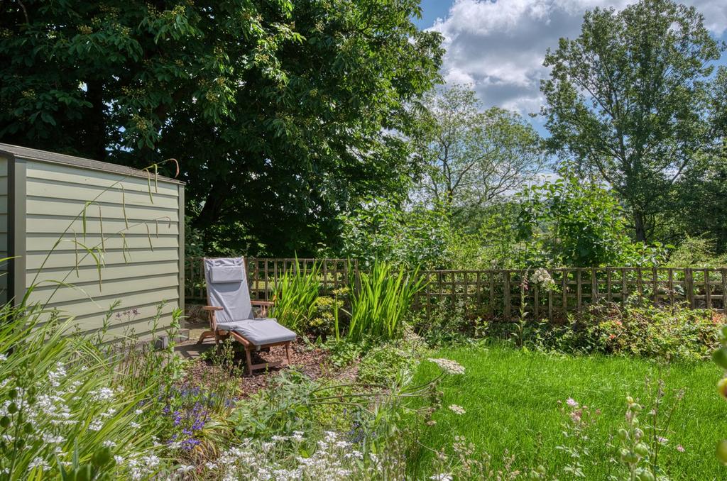 Cottage garden - seating.jpg