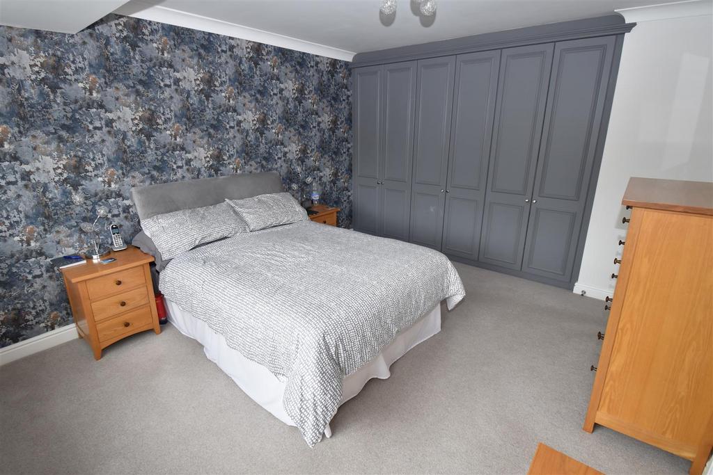 Bedroom 1.1.JPG