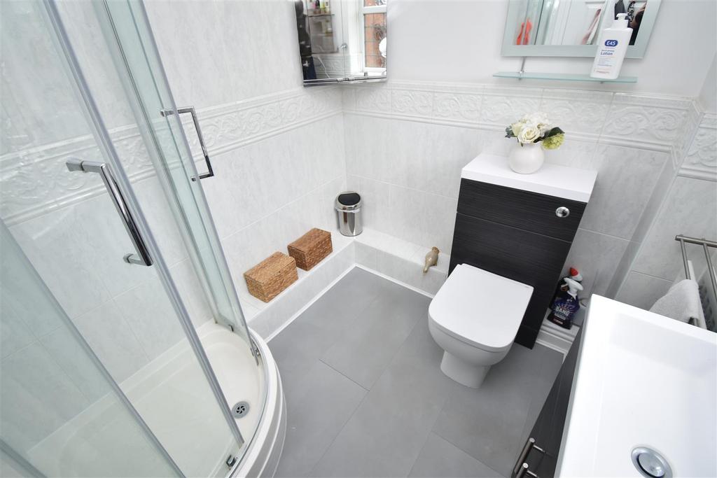 En-suite .JPG