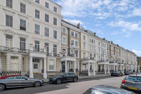 1 bedroom flat for sale, Lexham Gardens, London, W8