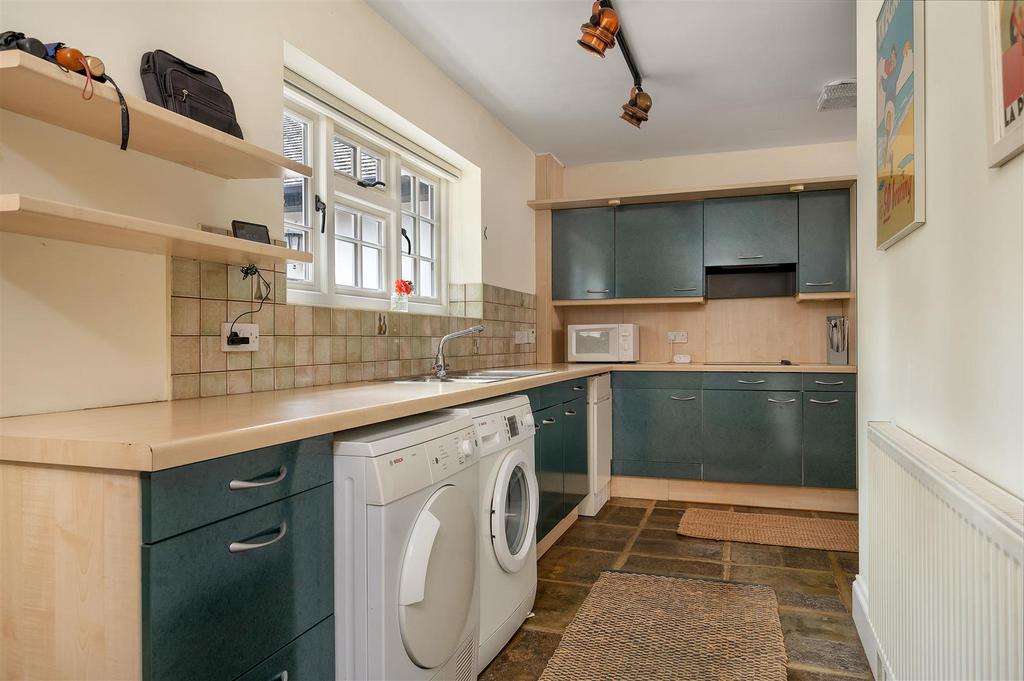 Utility room/secondary kitchen