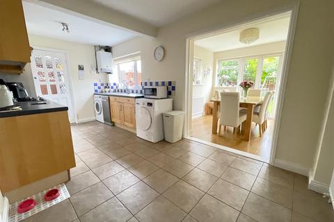 12 Bowbridge Gardens, Bottesford, Nottingham, NG13 0AZ