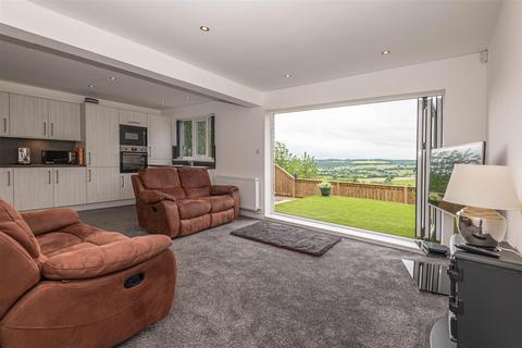 4 bedroom detached house for sale, Foxroyd Lane, Dewsbury