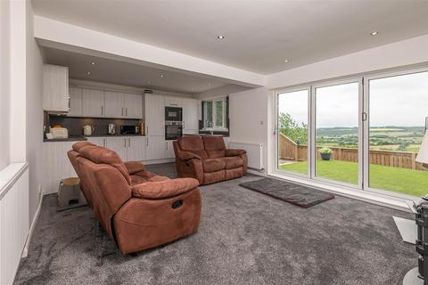 4 bedroom detached house for sale, Foxroyd Lane, Dewsbury