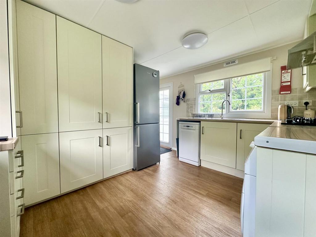 Kitchen1.jpg