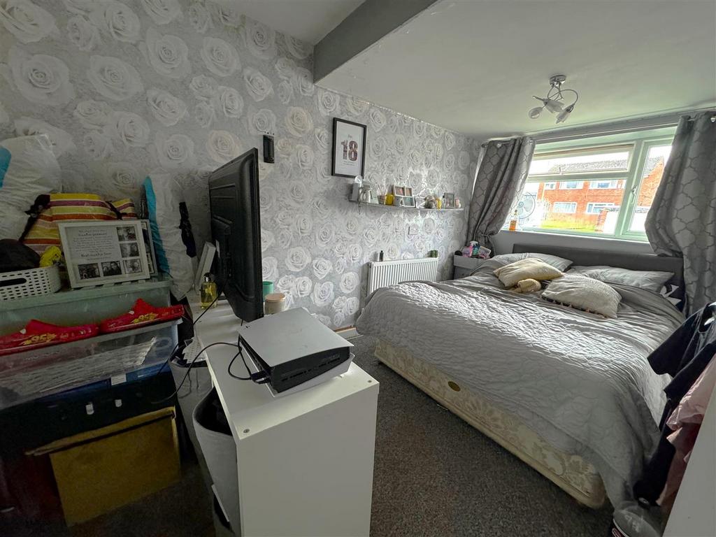 GF Bedroom.jpg