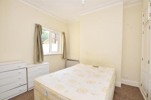 1 bedroom flat to rent, Princes Road, Teddington