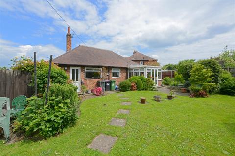 3 bedroom detached bungalow for sale, Copthorne Gardens, Copthorne, Shrewsbury