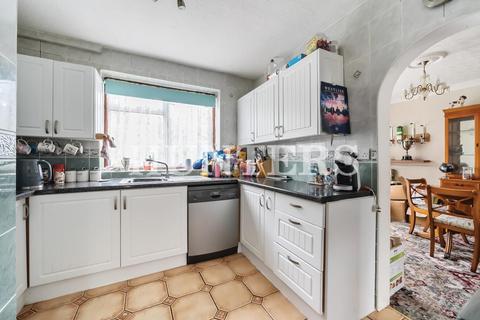 3 bedroom semi-detached house for sale, Listowel Road, Dagenham