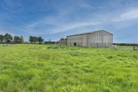 Farm land for sale, Land and Buildings at Long Bennington, Lincolnshire