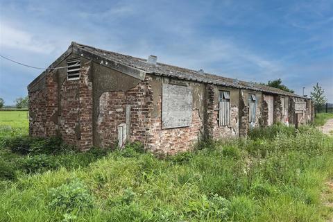 Farm land for sale, Land and Buildings at Long Bennington, Lincolnshire