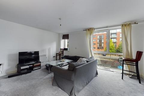 2 bedroom flat to rent, French Court, 63 Castle Way, Southampton, Hampshire