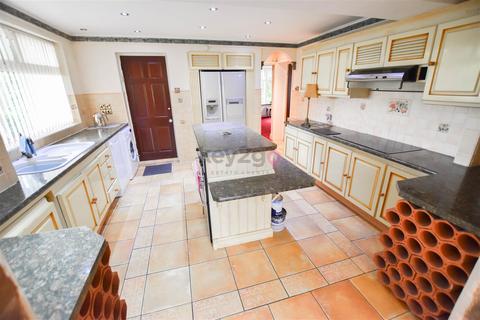 4 bedroom detached house for sale, West Lane, Aughton, Sheffield, S26