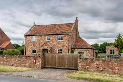 Hobbledehoy Cottage Moss Road, Moss, Doncaster, DN6 0HL