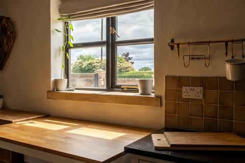 Hobbledehoy Cottage Moss Road, Moss, Doncaster, DN6 0HL