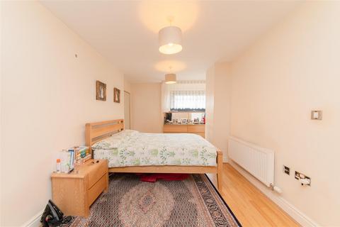 2 bedroom flat for sale, Kingsway, North Finchley