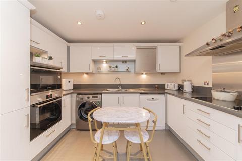 2 bedroom flat for sale, Kingsway, North Finchley