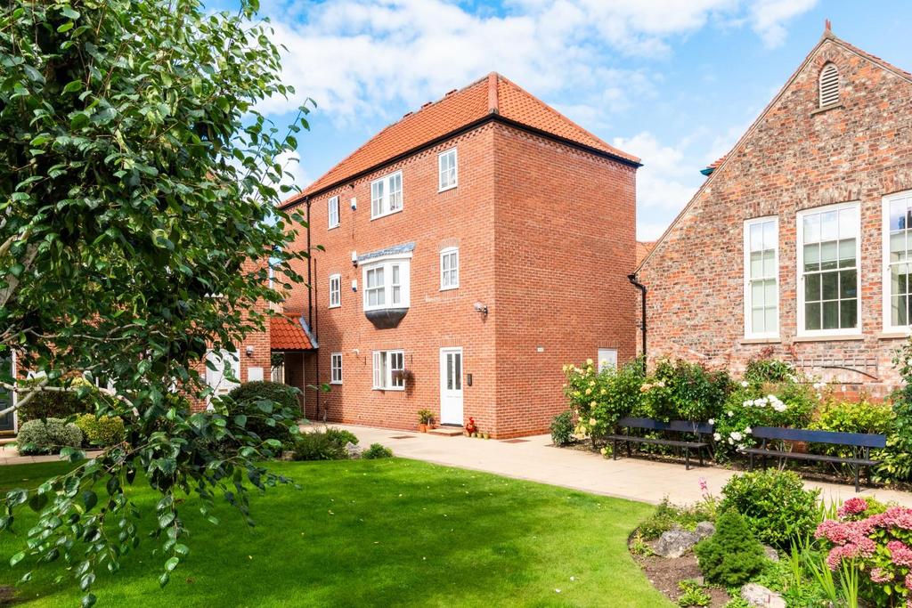 St Andrew Place, York 2 bed apartment for sale £300,000