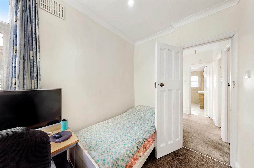 Bedroom 3.jpg