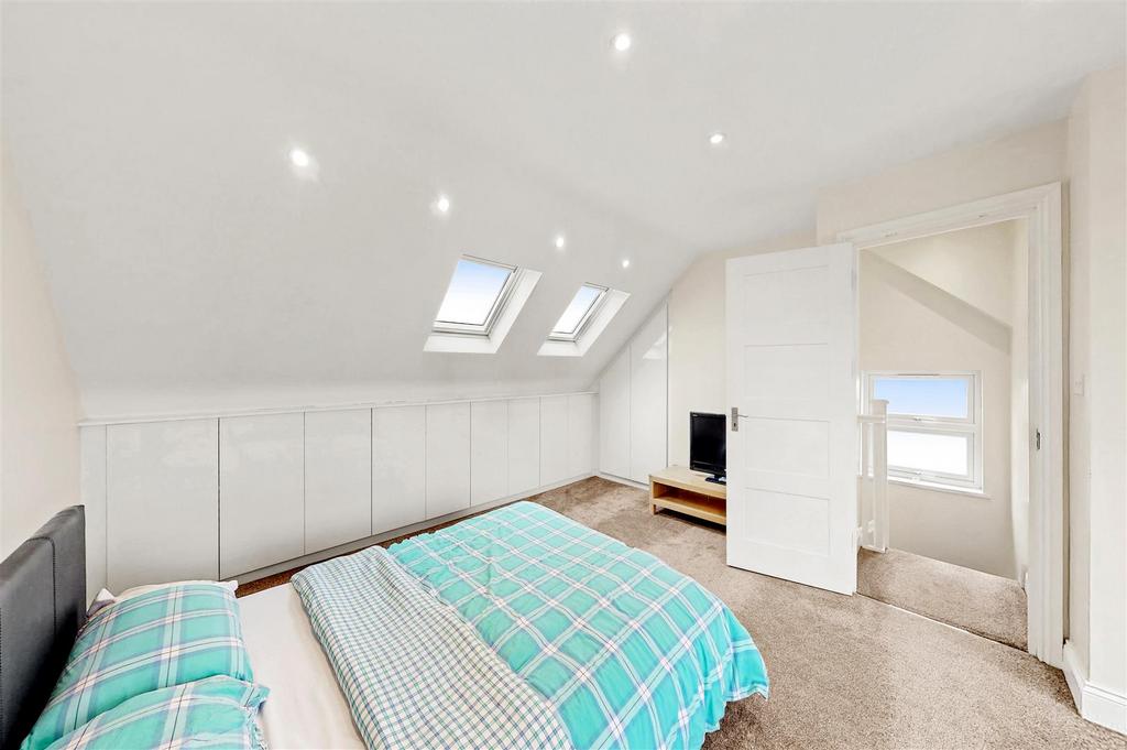 Bedroom 4.jpg