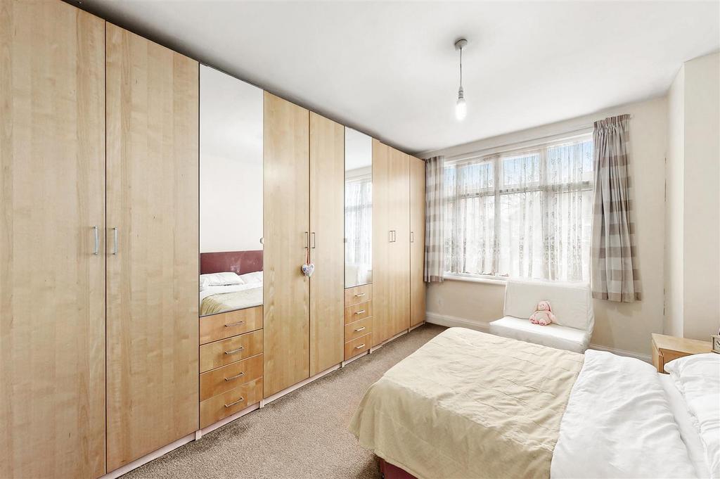 Bedroom 1.jpg