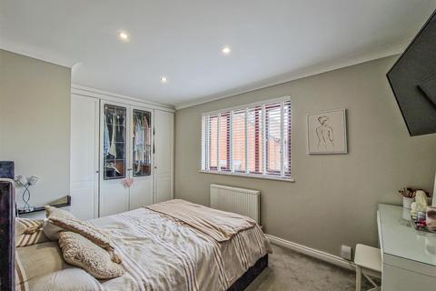 21 Bray Court, Shoeburyness, Southend-on-sea, SS3 8TZ