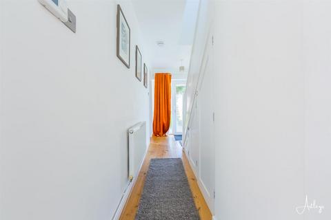 5 Burrows Close, Southgate, Swansea, SA3 2AH