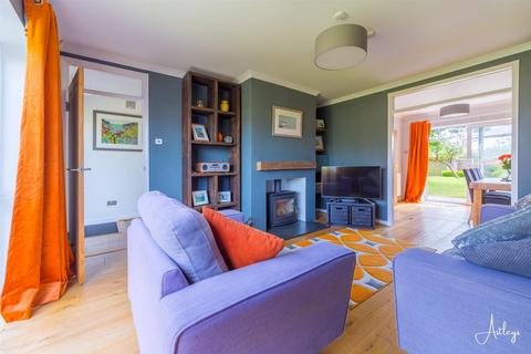 5 Burrows Close, Southgate, Swansea, SA3 2AH