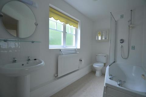2 bedroom flat to rent, Constable Close, Ferndown