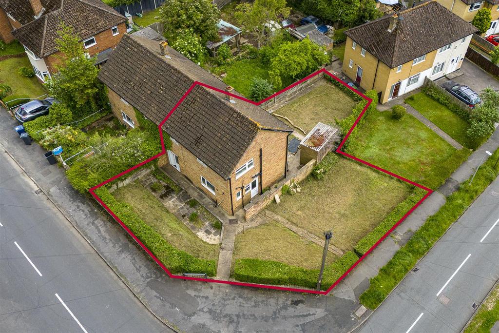 53 Buckingham Drive, HP13 7 XS