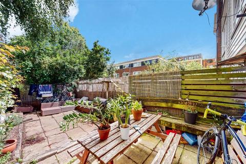 39 Chilton Street, London, E2 6DZ