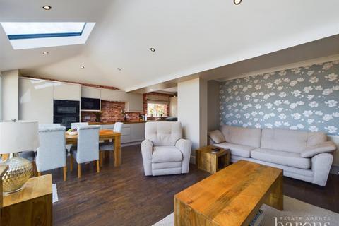 54 Denham Drive, Basingstoke, RG22 6LR