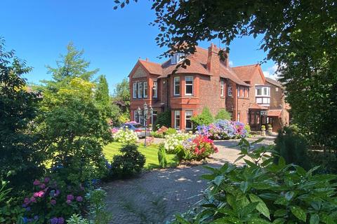 8 bedroom detached house for sale, Fluin Lane, Frodsham