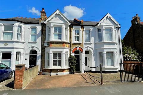 3 Cavendish Road, London, SW19 2ET