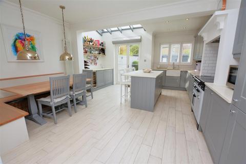3 Cavendish Road, London, SW19 2ET