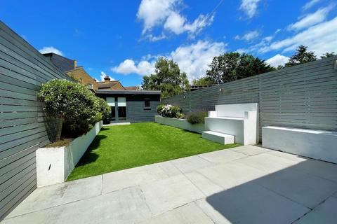 3 Cavendish Road, London, SW19 2ET