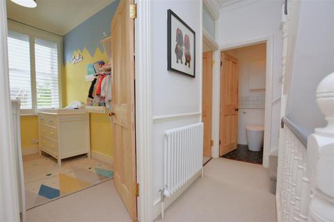 3 Cavendish Road, London, SW19 2ET