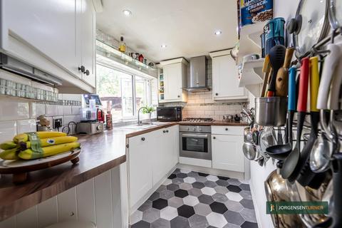 2 bedroom flat for sale, Garden Flat, Portnall Road, London